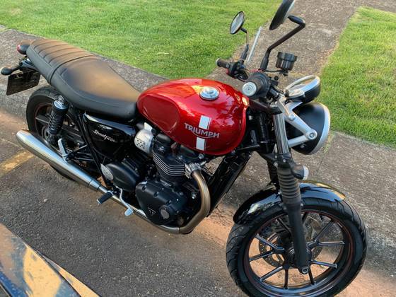 TRIUMPH STREET TWIN 